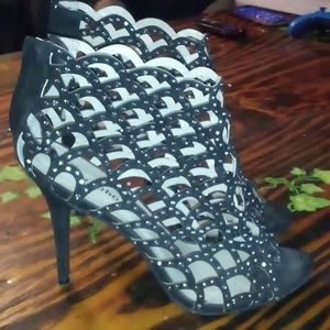 Prom heels only been worn one time